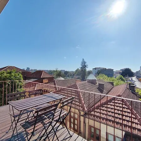 Travessa Da Laje Rooftop House *