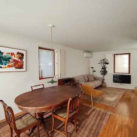 Travessa Da Laje Rooftop House *